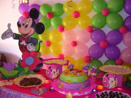 Flores de colores Mikey Mouse